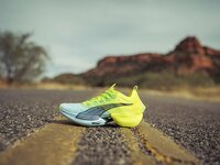 トップ選手が着用するレーシング用厚底シューズ・プーマ「FAST-R Nitro Elite（ファストアール ニトロ エリート）」が3月1日（火）より国内30足限定で発売！