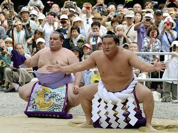 7月場所で“聖域”に挑む、白鵬の思考を分析する。~優勝30回へ、余裕の行動心理~<Number Web> photograph by KYODO