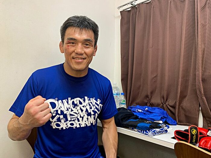 近藤有己43歳、郷野聡寛戦で久々勝利。直後に控室で語った「強さ」への思い。＜Number Web＞ photograph by Norihiro Hashimoto