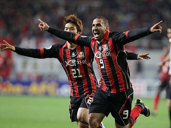 Kリーグを足がかりに欧州へ──。新潮流をうみだす2人の元Jリーガー。＜Number Web＞ photograph by Getty Images