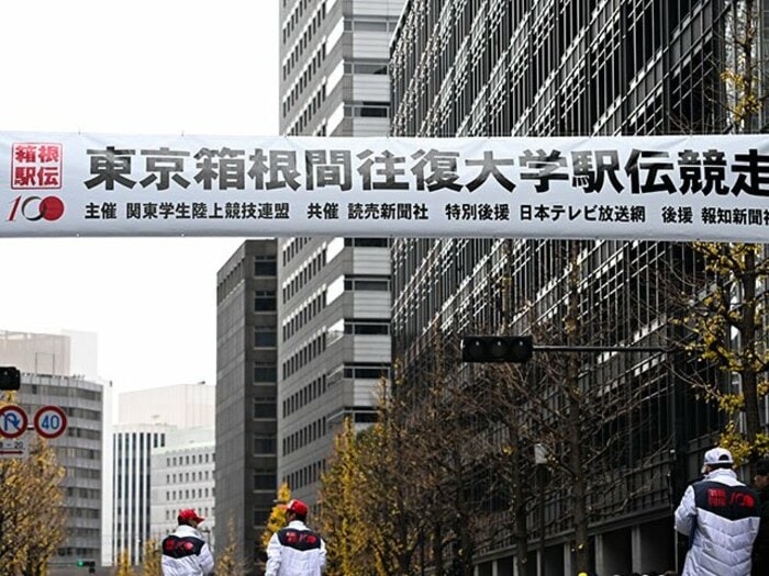 青学大、中大、國學院大…箱根駅伝の強豪校でなぜ「体調不良」が続出? 箱根の元ランナーが考えた理由「過酷な部内の競争」「メディア対応で…」<Number Web> photograph by Nanae Suzuki