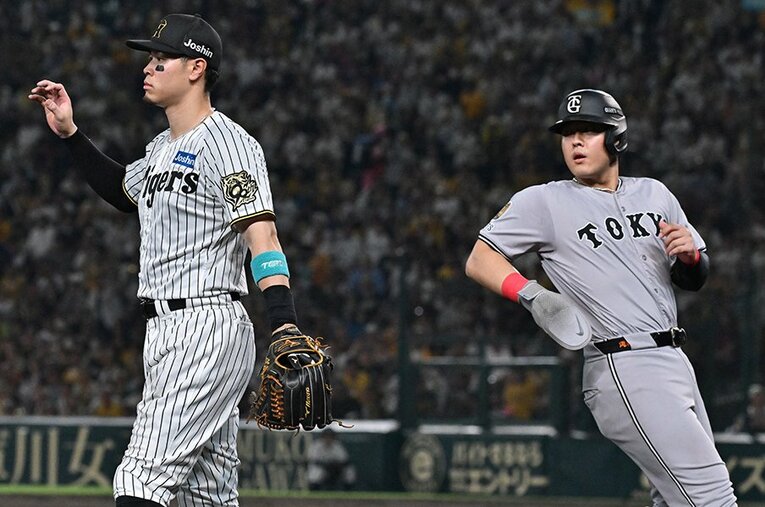 独走優勝の阪神と、勝率5割前後の2位巨人。現在のCSでは「借金チームが日本シリーズ出場」の可能性が十分にある ／ photograph by Hideki Sugiyama