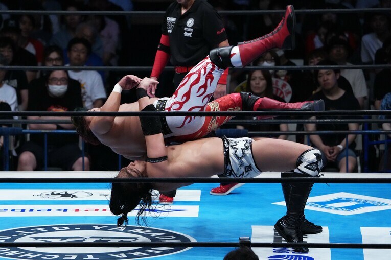竹下幸之介のジャーマンスープレックス　©Essei Hara