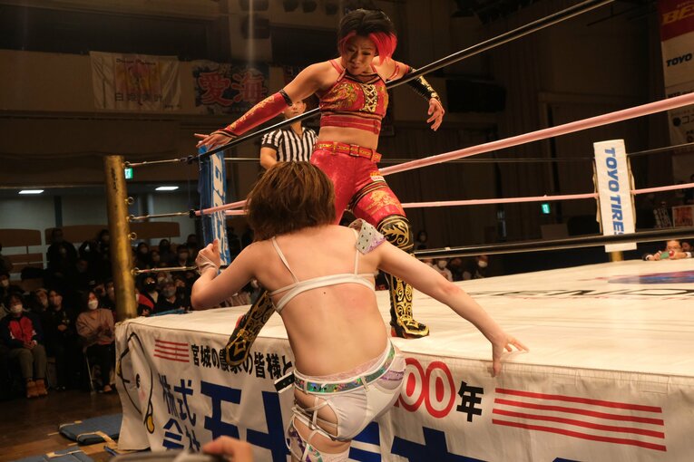 水着グラビアも披露のアイドル路線から急転換…素顔は“オラオラ”、スターダムのベルトも獲得した岩田美香の渇望「総合格闘技かキックにも」(96)