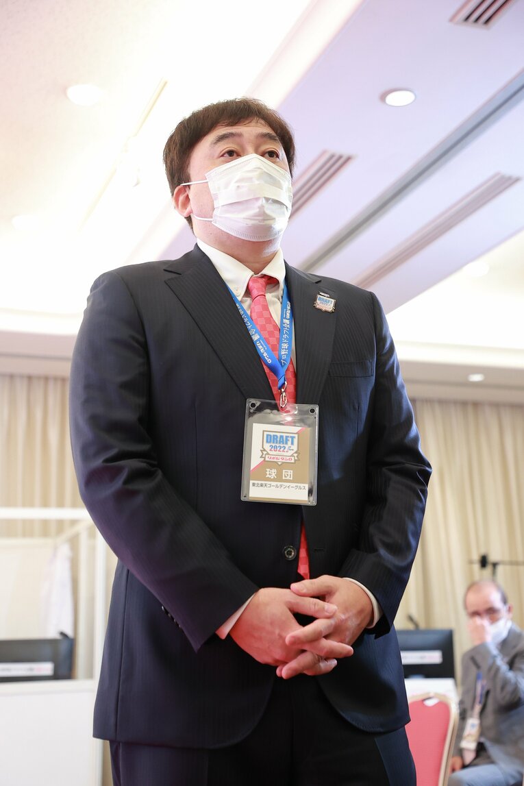 2022年ドラフト会議／楽天・石井一久GM兼監督　©︎JMPA