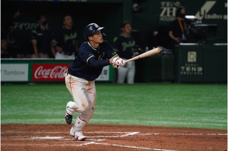 塩見は今季ヤクルトのトップバッターに定着した　©Hideki Sugiyama