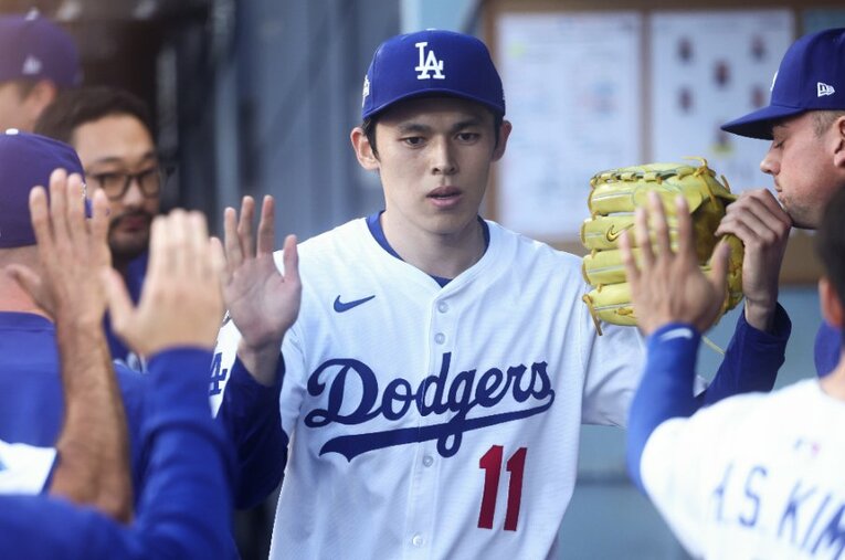 リリーフとして大車輪の活躍を見せる佐々木朗希。チームメートからの信頼は日に日に高まっている ／ photograph by Getty Images