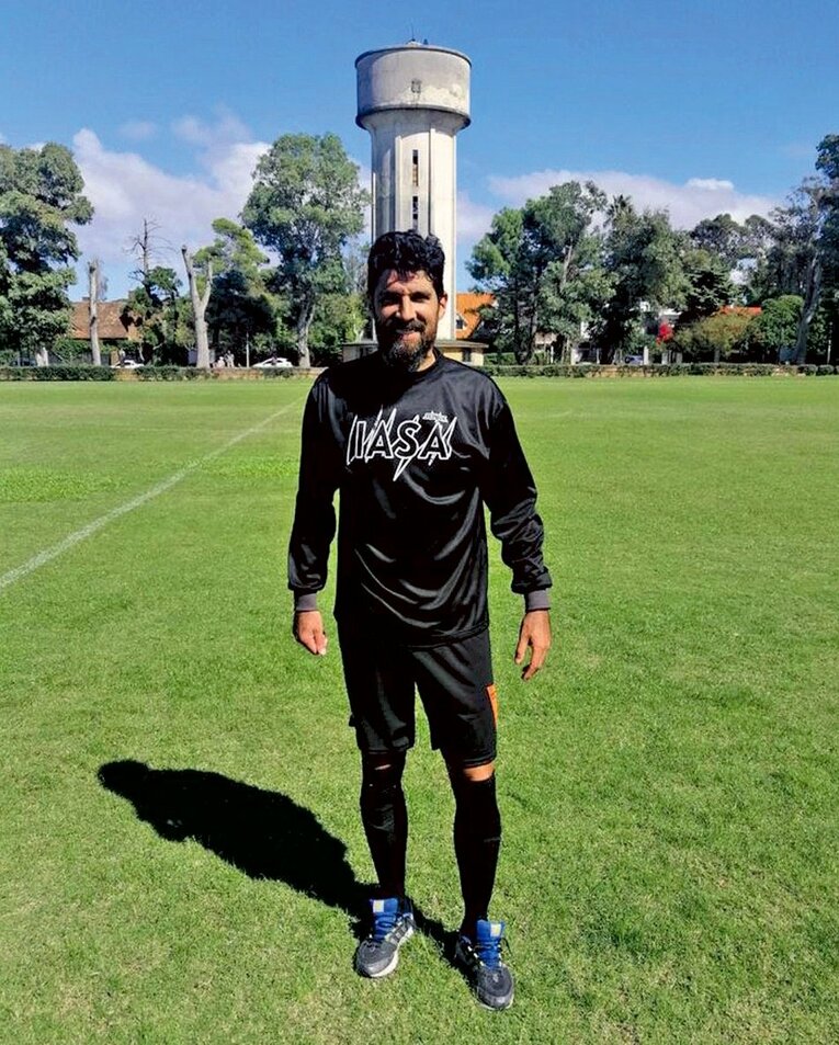 『フランス・フットボール』誌の取材に「重要なのは情熱を維持すること」と意欲を示したアブレウだが、数カ月後に引退を表明した　©L'Équipe