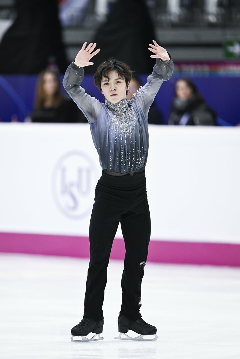「昌磨のマジックを見せて！」世界王者・宇野昌磨を奮起させたランビエル・コーチの激励…300点超えに「スーパーエキサイティング」(33)