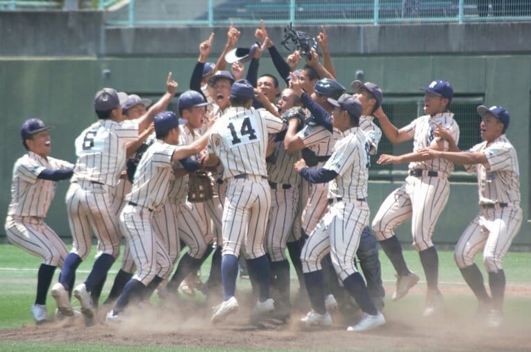 昨夏、大阪府大会決勝で大阪桐蔭を破り、14年ぶり2回目の甲子園出場を果たした東大阪大柏原だが、2029年度での閉校が決定した ／ photograph by JIJI PRESS
