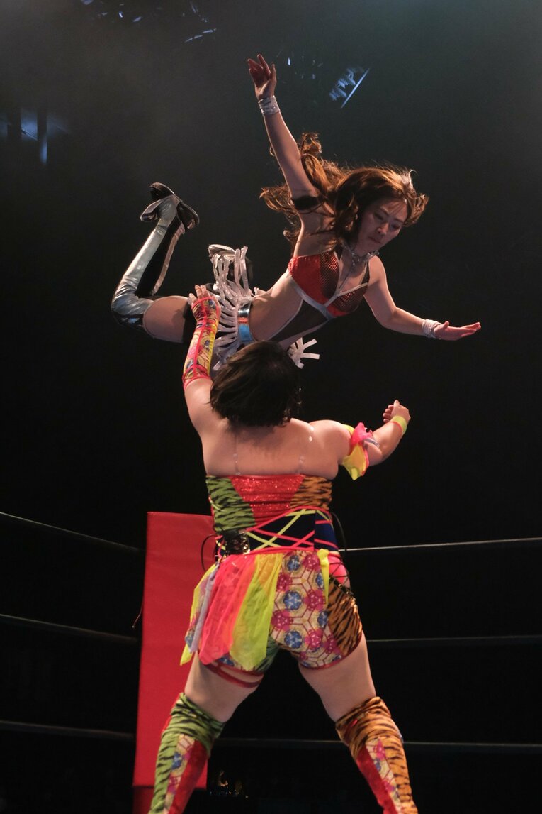 “京都のバスガイド”は人気女子プロレスラーに…清水ひかり（29）を突き動かしたスターダム中野たむの姿「だって大好きなんですもん」(71)