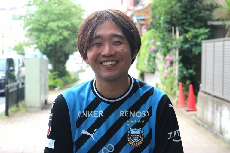 笑顔で「チャリ神戸」の思い出を語る小野田治矢さん　©Number Web