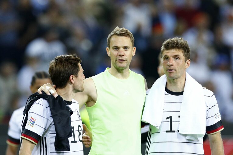 4回目のW杯を視野に入れるGKマヌエル・ノイアー（中央）。最年長の36歳としてチームを牽引する　©Getty Images