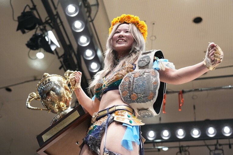 林下詩美、青野未来に次いで3人目の『DREAM STAR GP』優勝者となったビクトリア弓月。9月20日、後楽園ホール　©Essei Hara