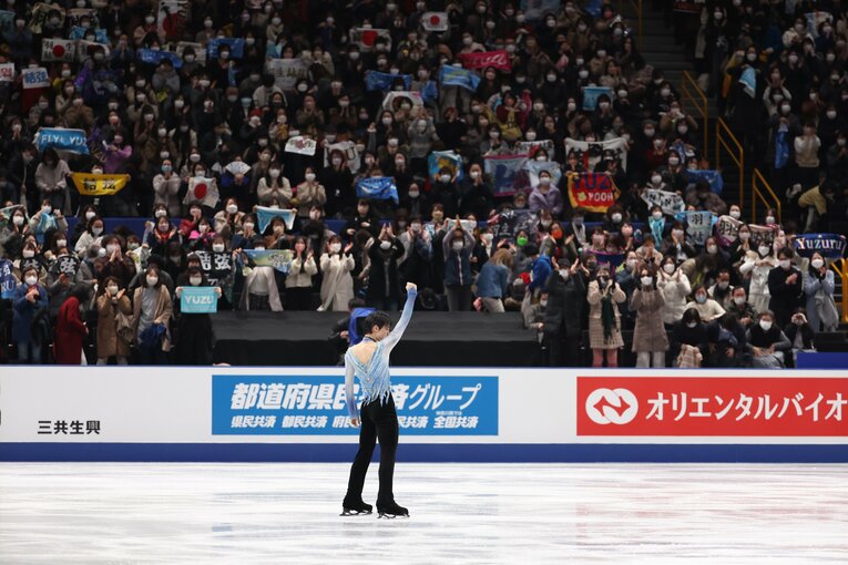 「死ににいくようなジャンプ」を着氷するために…羽生結弦が全日本選手権で見せた“王者の貫禄”と込み上げた感情《北京五輪へ》(6)