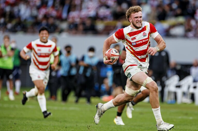 2022年10月、ワーナー・ディアンズがオールブラックス戦で決めた独走トライ【3枚目／全10枚】　©Kiichi Matsumoto