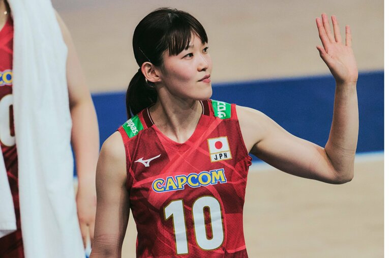 日本代表のアウトサイドヒッターとして活躍する井上愛里沙。東京五輪落選後に一度は引退も考えたという井上を復帰させた眞鍋政義監督のひと言とは… ／ photograph by Yuki Suenaga