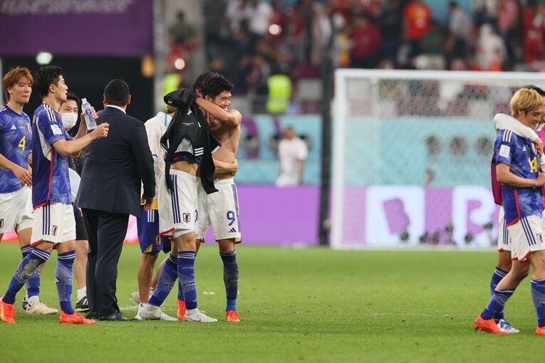 試合後の三笘（4/12）©Kaoru Watanabe/JMPA