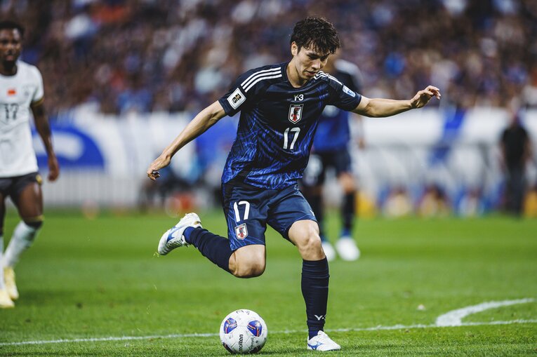 田中碧と言えば日本代表でも見られる幅広いプレーが特徴だ　©Kiichi Matsumoto