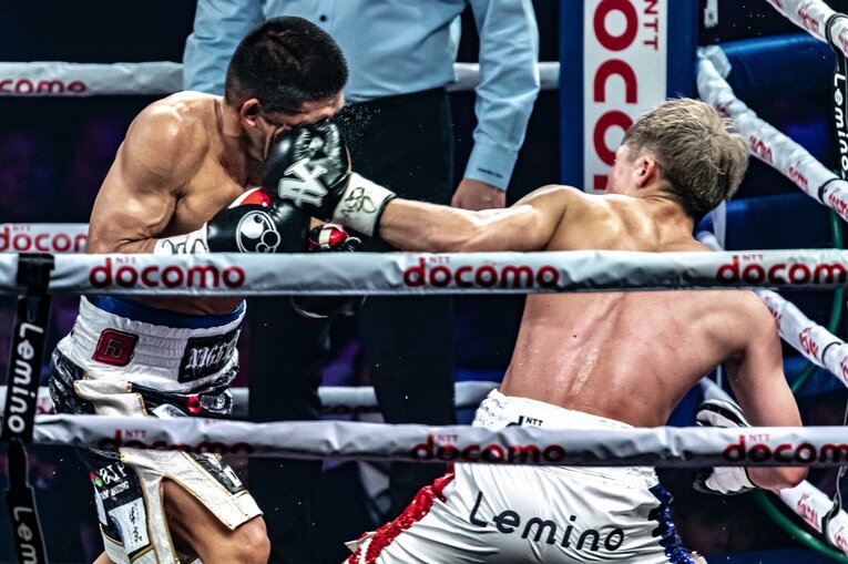 “ダメージの蓄積”が伝わる井上尚弥のパンチ　©︎Takuya Sugiyama