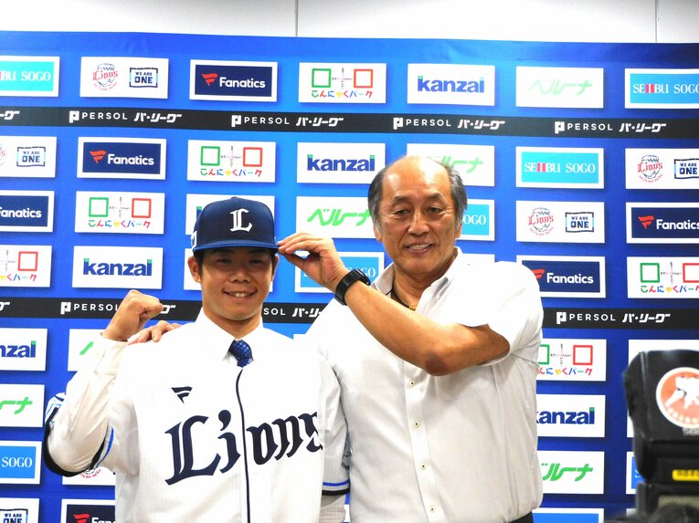 西武入団会見での松原聖弥　©Haruka Sato