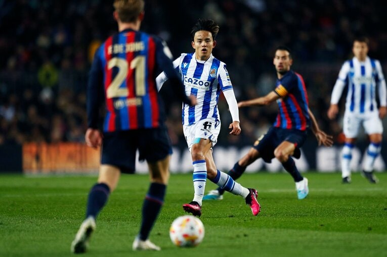 「クボのことは知ってるよ」バルササポに久保建英が笑顔で… 放送なしが惜しい「名手ブスケッツが声を荒げた」鮮烈プレー〈現地撮影〉(15)