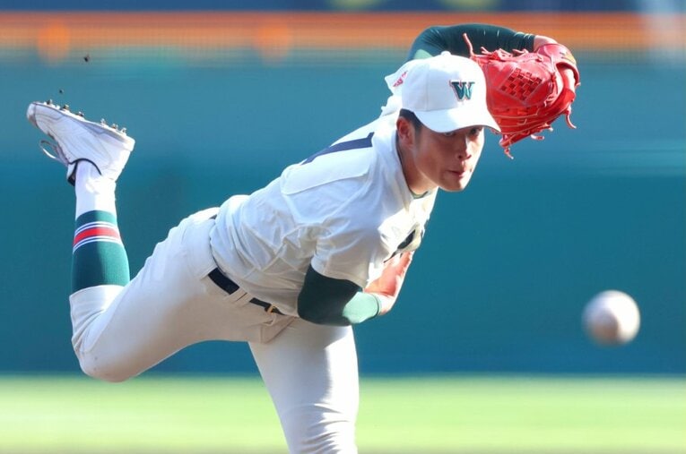 ベイスターズとしては久々の1巡目指名の高校生投手となった小園。球界のエース候補と期待される逸材だ ／ photograph by Sankei Shimbun