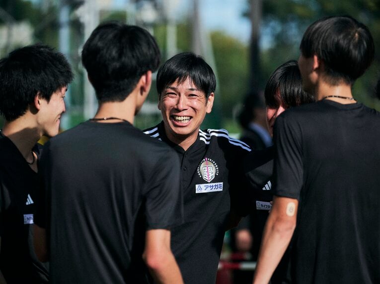 出雲駅伝を制して喜ぶ国学院大チーム　©Yuki Suenaga