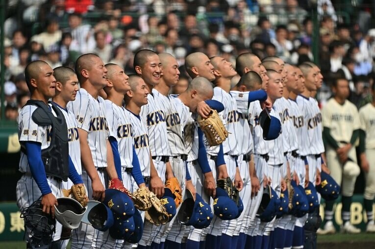 花咲徳栄・岩井隆監督が語る「丸刈り論争への本音」（写真は今春センバツを制した健大高崎） ／ photograph by Hideki Sugiyama