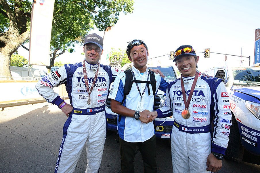 ダカールラリーで部門3連覇達成した、ハンドボール出身監督の決断。<Number Web> photograph by TOYOTA AUTO BODY