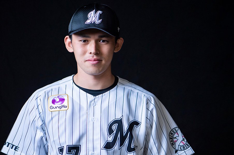 《独占インタビュー》佐々木朗希20歳が明かす“あの完全試合の夜”「夕食は1人、テイクアウトの寿司でした」「ビデオで試合を見返した」<Number Web> photograph by Asami Enomoto
