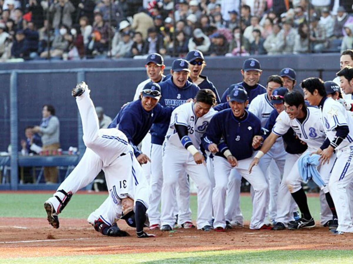 一戦必勝体制の横浜ベイの救世主 心を入れ替えて復活した吉村裕基 プロ野球 Number Web ナンバー