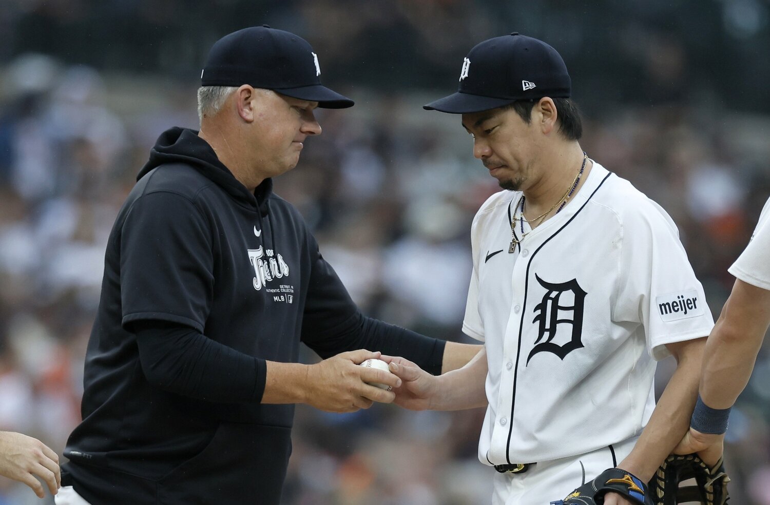 前田とヒンチ監督 ©︎Getty Images