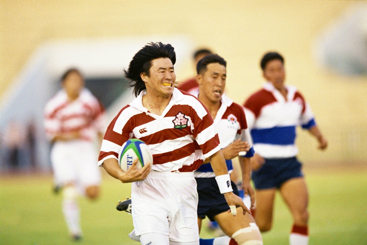 父はラグビー日本代表で活躍した松田努さん（1998年）©︎AFLO SPORT