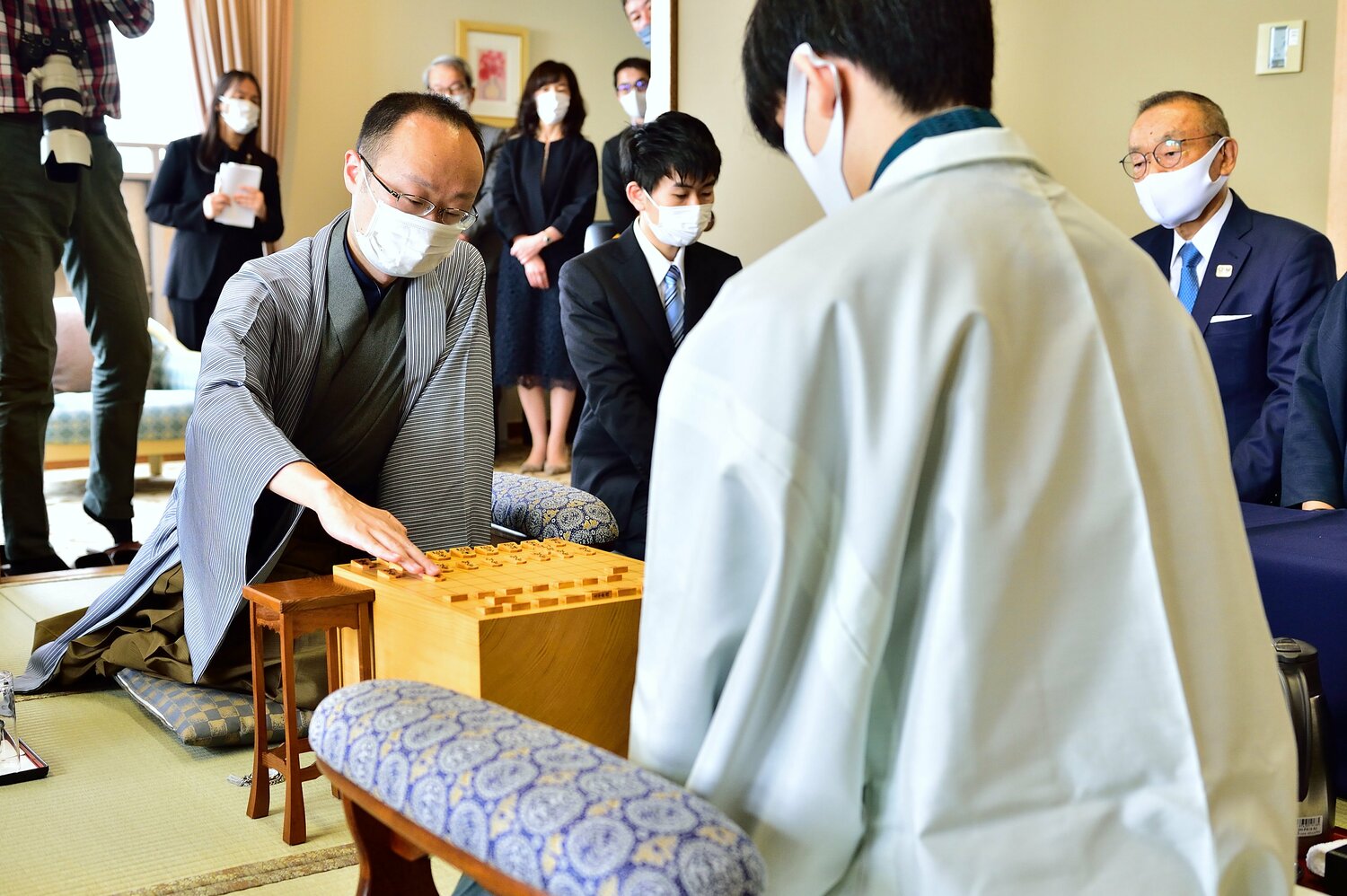 再びの藤井竜王とのタイトル戦で、渡辺王将はどんな策を練るか　©日本将棋連盟