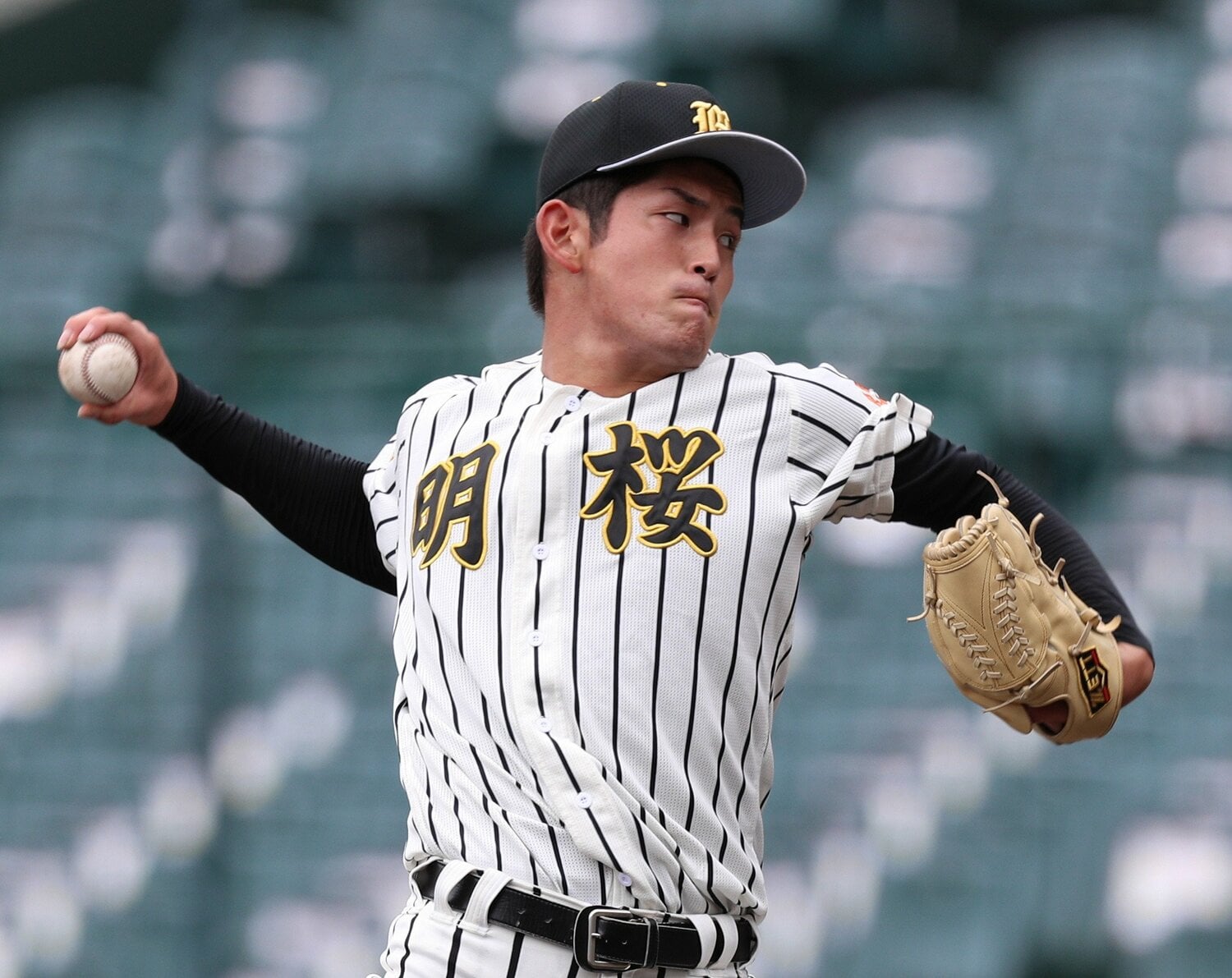 2021年ドラフト1位でソフトバンク入りした風間球打。写真は2021年夏の甲子園、明桜高3年のとき　©JIJI PRESS