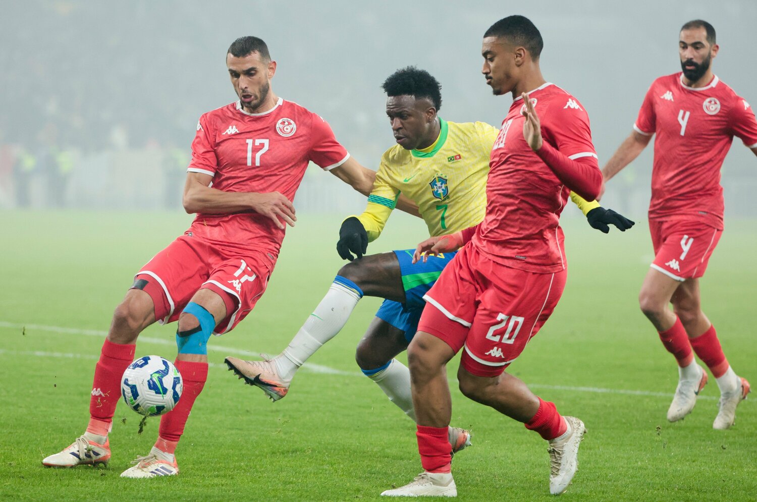 日本代表とW杯同組チュニジアは難敵か「5バックでブラジル戦ドロー」「オランダ並み経験値」アフリカ人識者ズバリ…F組順位予想も「日本は3位だが」＜Number Web＞ photograph by Jean Catuffe/Getty Images