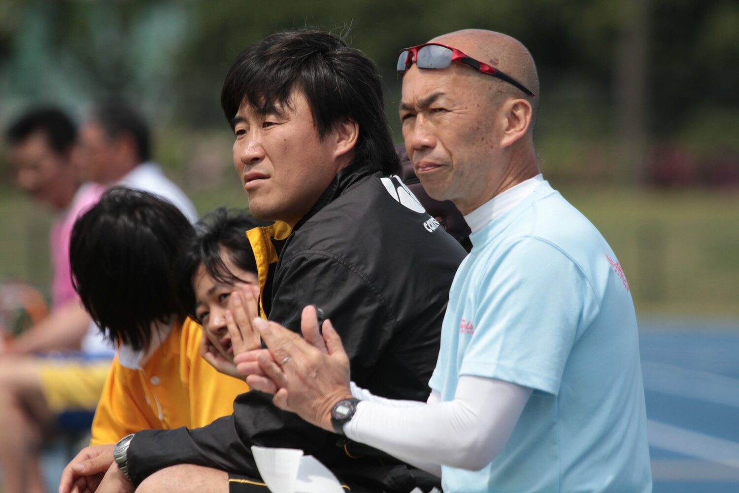 MVPの活躍を見せた娘のプレーを見守る松田努監督（2014年）©︎Nobuhiko Otomo