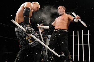 ガラスが刺さり大流血で「ニヤリ」今年47歳の“不適切おじさん”葛西純がデスマッチで伝えたいこと 「お前ら、これを知らずに人生終わるのか？」