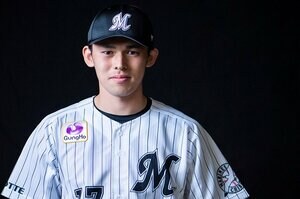 佐々木朗希20歳が明かす“あの完全試合の夜”「夕食は1人、テイクアウトの寿司でした」「ビデオで試合を見返した」