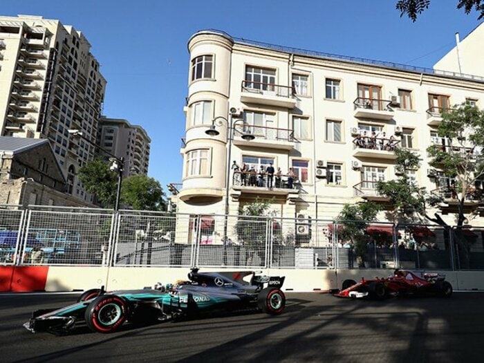 F1王者“体当たり”は過失か故意か? ベッテルとハミルトンに新たな遺恨。<Number Web> photograph by Getty Images