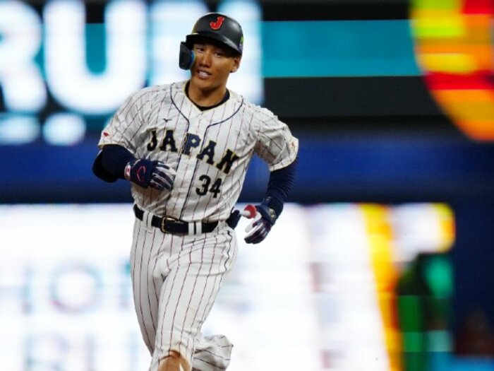 起死回生弾・吉田正尚の“WBCへの覚悟”がスゴかった「日本が世界一だと証明できる」“120億円の男”が栗山監督の電話に即答した理由＜Number Web＞ photograph by Getty Images