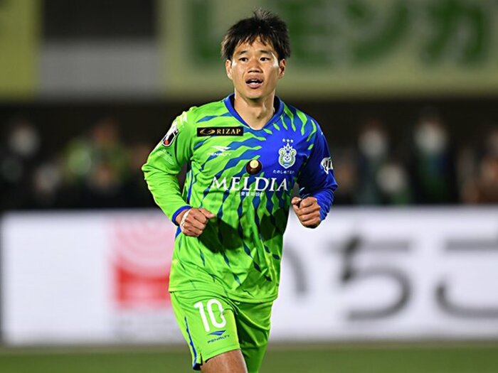 山田直輝、湘南へ完全移籍した本心。10番の自覚と、浦和の18番への謝罪。<Number Web> photograph by Getty Images