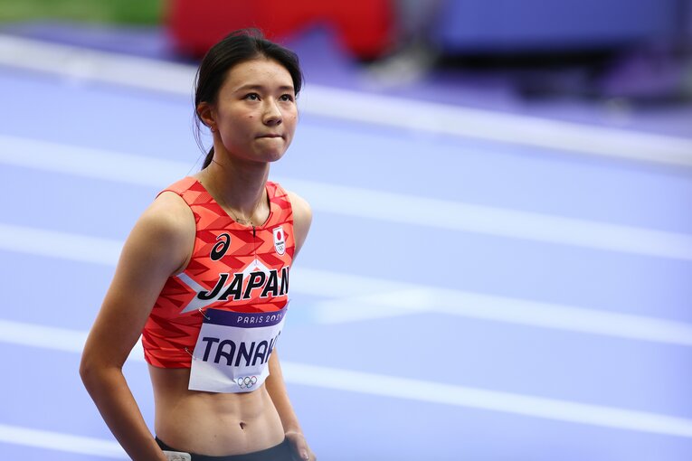 パリ五輪で敗者復活戦後の着順確定を神妙な表情で待つ田中　©Ryosuke Menju/JMPA