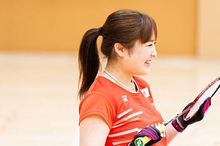 〈金メダル獲得〉松岡修造がラリーで「わ！ 取れない！」に「キャハハ！」 パラバドミントン里見紗李奈は“ゆるふわ”だけどスゴく“負けず嫌い”(5)