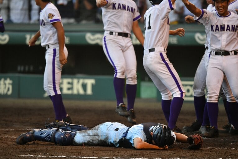 【コマ送りで見る】第100回大会、語り継がれる甲子園の名場面「９回無死満塁から２ランスクイズの決定的瞬間を振り返る　©Hideki Sugiyama