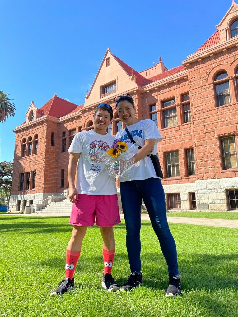 カリフォルニア州オレンジカウンティで結婚の手続きをした二人　©︎本人提供