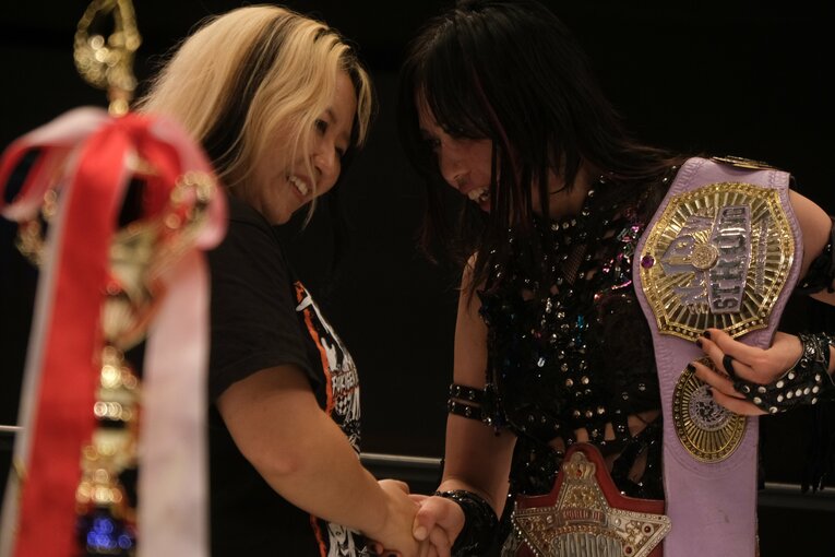 無料中継でも話題を集めた上谷沙弥vsAZM（9月27日）　©Norihiro Hashimoto