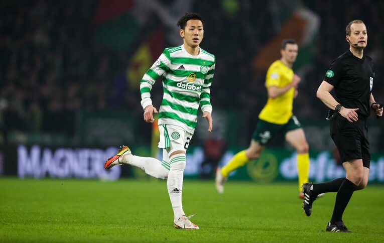 井手口も試合終盤にセルティック初陣を飾った　©Getty Images