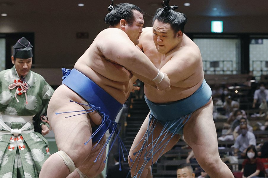 両国国技館へ Go To トラベル 食べたい焼き鳥に 静かなる熱狂 相撲 Number Web ナンバー